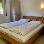 3 Bedrooms, 5 Beds, Beautiful Garden Ferienhaus *