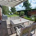 3 Bedrooms, 5 Beds, Beautiful Garden Sint Maartensvlotbrug