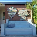 3 Bedrooms, 5 Beds, Beautiful Garden Ferienhaus