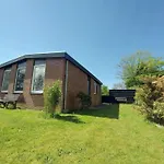 3 Bedrooms, 5 Beds, Beautiful Garden Ferienhaus *