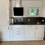 3 Bedrooms, 5 Beds, Beautiful Garden Ferienhaus