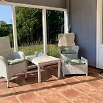 3 Bedrooms, 5 Beds, Beautiful Garden Ferienhaus