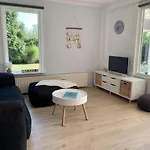 Ferienhaus 3 Bedrooms, 5 Beds, Beautiful Garden *