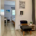 3 Bedrooms, 5 Beds, Beautiful Garden Sint Maartensvlotbrug