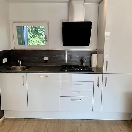 Holiday home 3 Bedrooms, 5 Beds, Beautiful Garden *