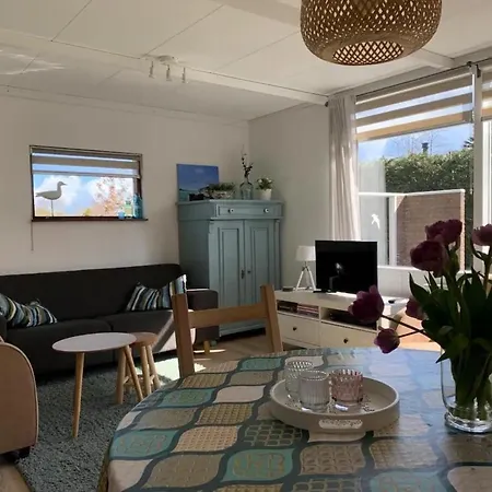 3 Bedrooms, 5 Beds, Beautiful Garden