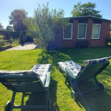 3 Bedrooms, 5 Beds, Beautiful Garden