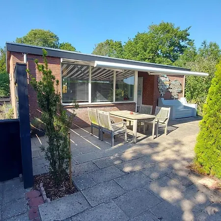 Holiday home 3 Bedrooms, 5 Beds, Beautiful Garden