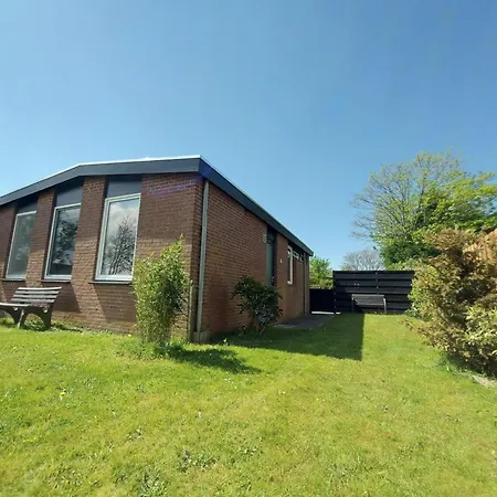 Holiday home 3 Bedrooms, 5 Beds, Beautiful Garden