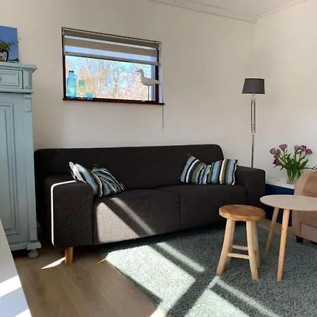 بيت للعطل 3 Bedrooms, 5 Beds, Beautiful Garden Sint Maartensvlotbrug