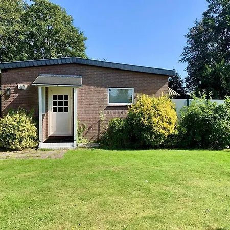 3 Bedrooms, 5 Beds, Beautiful Garden * Sint Maartensvlotbrug