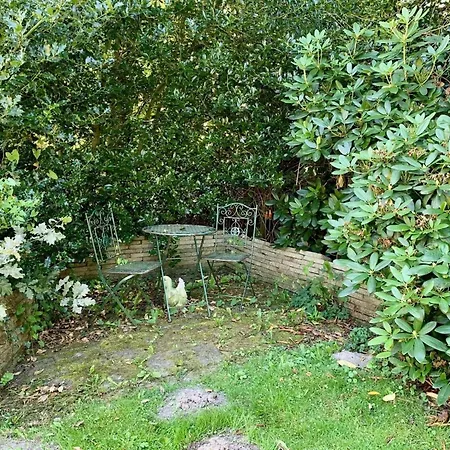 3 Bedrooms, 5 Beds, Beautiful Garden Сasa de vacaciones