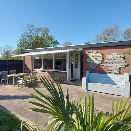 3 Bedrooms, 5 Beds, Beautiful Garden Сasa de vacaciones *