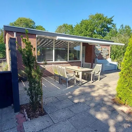 3 Bedrooms, 5 Beds, Beautiful Garden