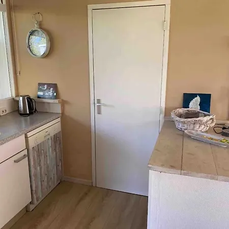 3 Bedrooms, 5 Beds, Beautiful Garden