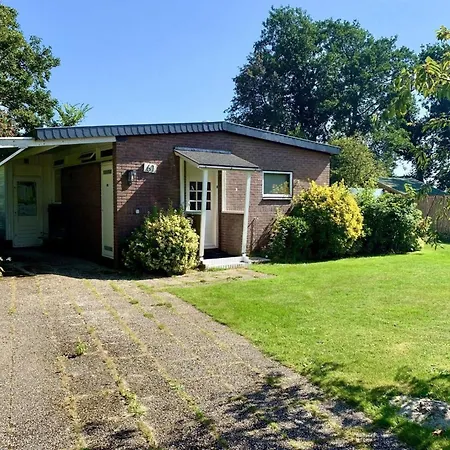 3 Bedrooms, 5 Beds, Beautiful Garden Sint Maartensvlotbrug