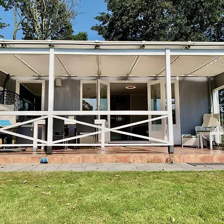 3 Bedrooms, 5 Beds, Beautiful Garden Дом отдыха