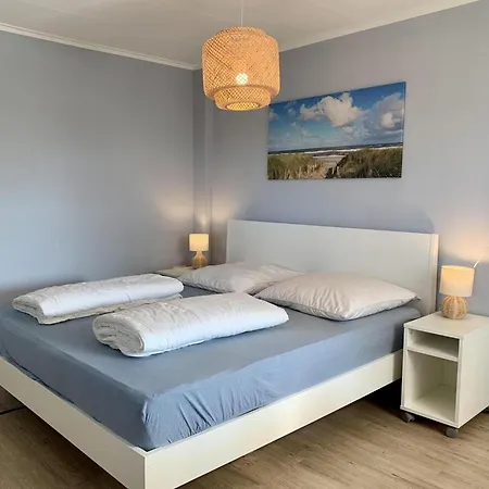 3 Bedrooms, 5 Beds, Beautiful Garden *