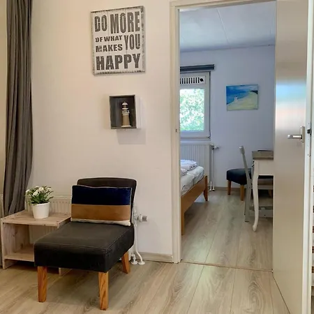 3 Bedrooms, 5 Beds, Beautiful Garden Holiday home Sint Maartensvlotbrug
