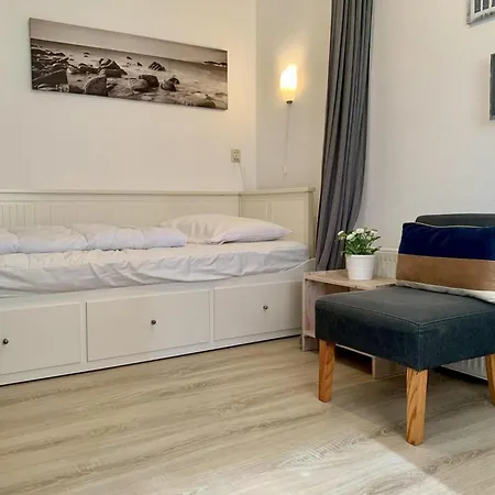 3 Bedrooms, 5 Beds, Beautiful Garden Casa vacanze *