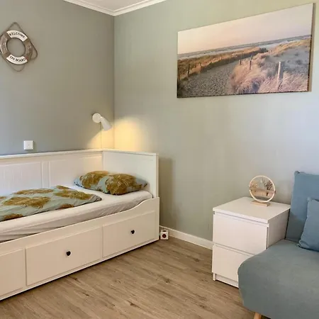 3 Bedrooms, 5 Beds, Beautiful Garden Sint Maartensvlotbrug