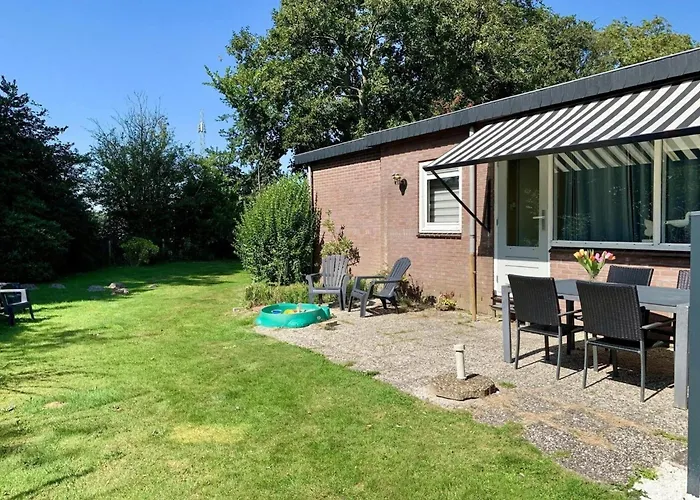 3 Bedrooms, 5 Beds, Beautiful Garden *