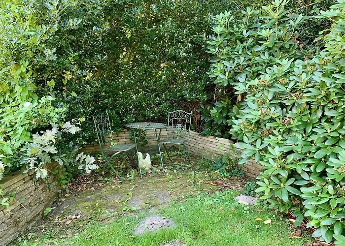 3 Bedrooms, 5 Beds, Beautiful Garden Feriehus