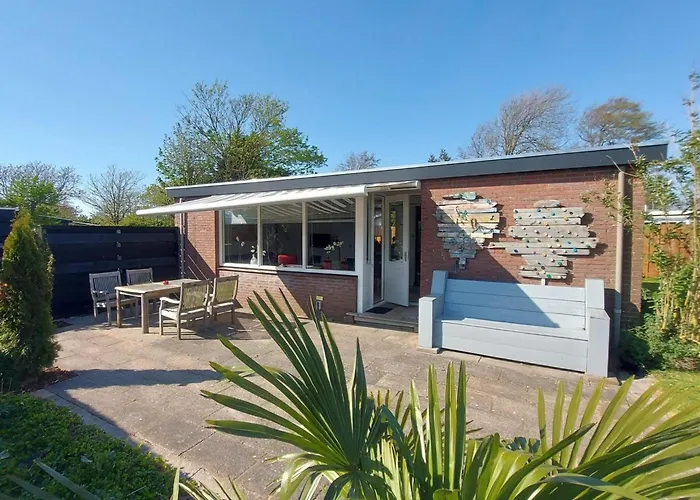 3 Bedrooms, 5 Beds, Beautiful Garden Feriehus *