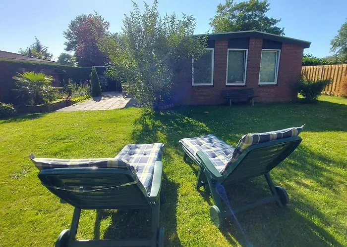 3 Bedrooms, 5 Beds, Beautiful Garden * Sint Maartensvlotbrug