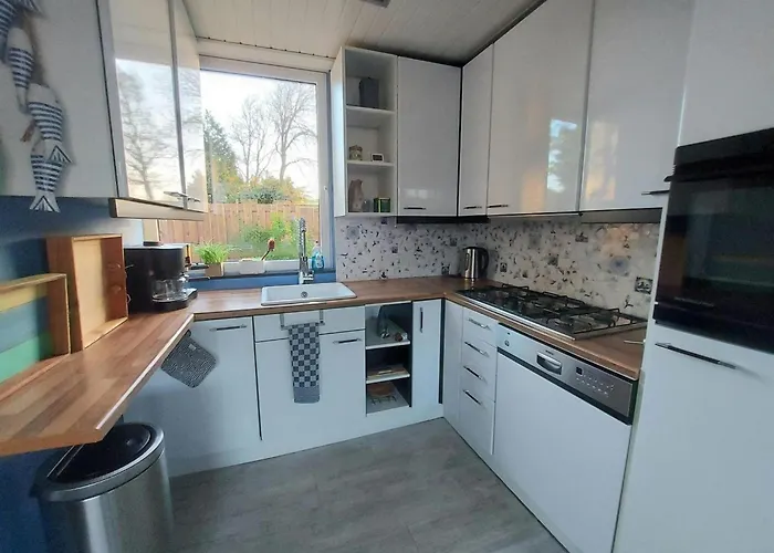 Prázdninový dům 3 Bedrooms, 5 Beds, Beautiful Garden *