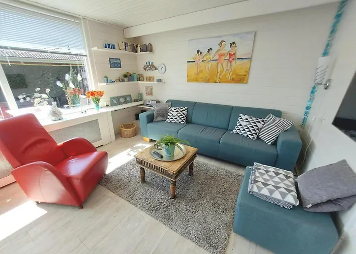 3 Bedrooms, 5 Beds, Beautiful Garden Дом отдыха