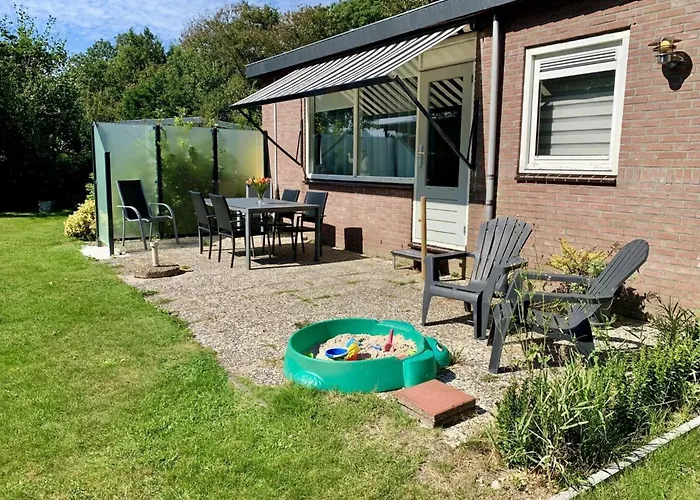 3 Bedrooms, 5 Beds, Beautiful Garden