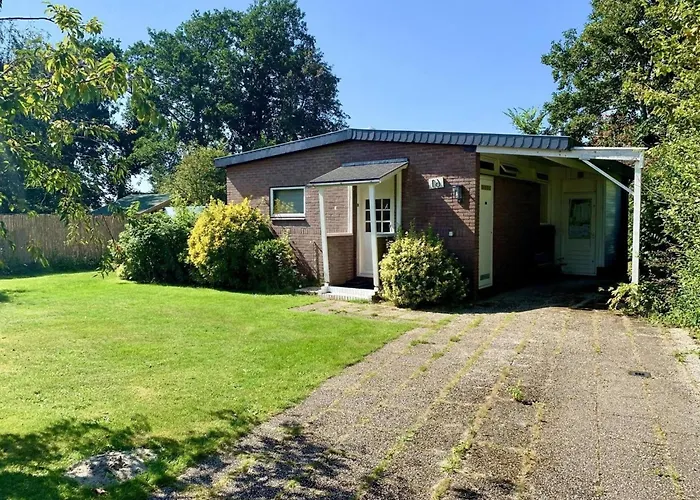 3 Bedrooms, 5 Beds, Beautiful Garden Prázdninový dům Sint Maartensvlotbrug