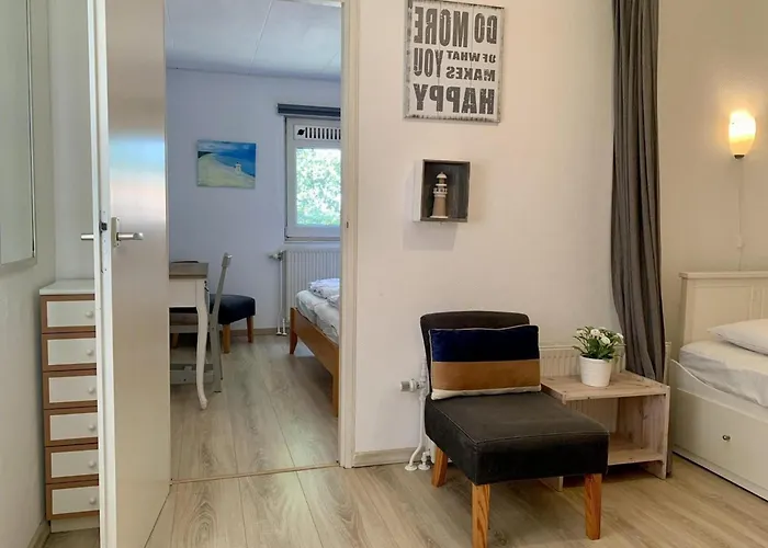 3 Bedrooms, 5 Beds, Beautiful Garden Sint Maartensvlotbrug