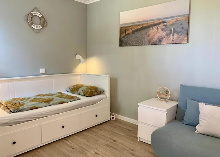 3 Bedrooms, 5 Beds, Beautiful Garden Sint Maartensvlotbrug