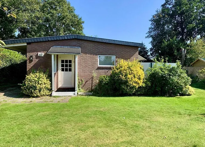 3 Bedrooms, 5 Beds, Beautiful Garden Feriehus