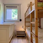 3 Bedrooms, 5 Beds, Beautiful Garden Ferienhaus *