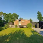 3 Bedrooms, 5 Beds, Beautiful Garden Vakantiehuis *