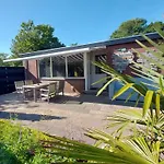 3 Bedrooms, 5 Beds, Beautiful Garden *