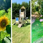 3 Bedrooms, 5 Beds, Beautiful Garden Sint Maartensvlotbrug