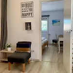 3 Bedrooms, 5 Beds, Beautiful Garden Ferienhaus Sint Maartensvlotbrug