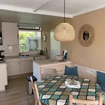 Ferienhaus 3 Bedrooms, 5 Beds, Beautiful Garden Sint Maartensvlotbrug