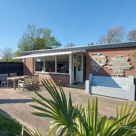 3 Bedrooms, 5 Beds, Beautiful Garden Sint Maartensvlotbrug