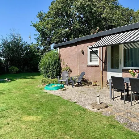 3 Bedrooms, 5 Beds, Beautiful Garden Vakantiehuis